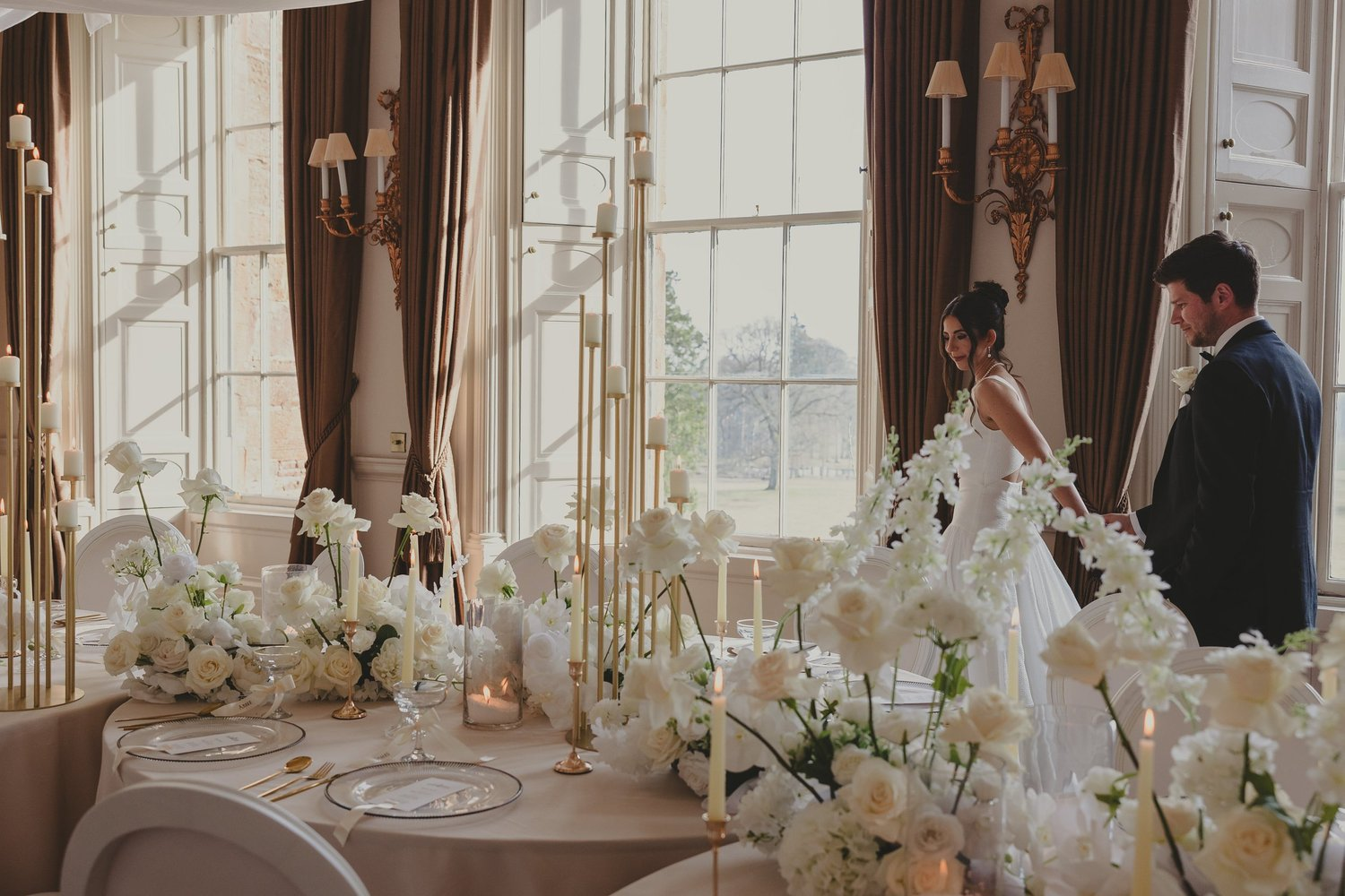 Draping and candlelight styling